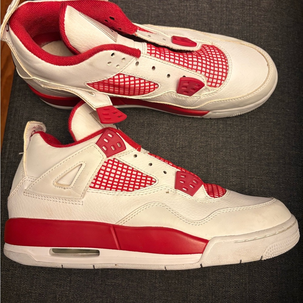 Alternate 89 Jordan 4s